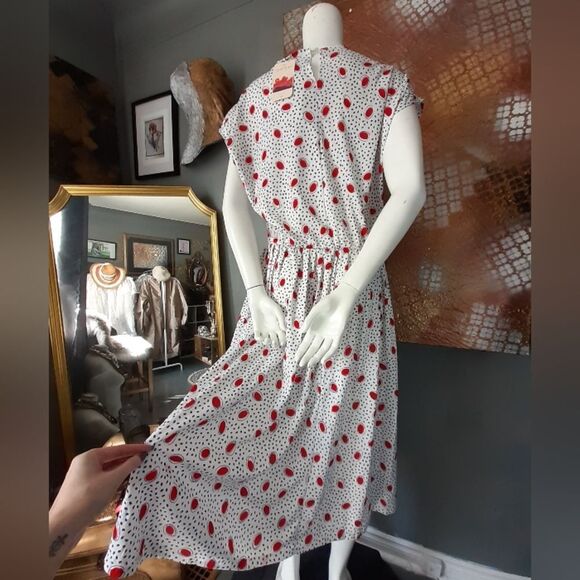 Vintage Eclectic Abstract Dot Dress - Red and White - Picture 2 of 12